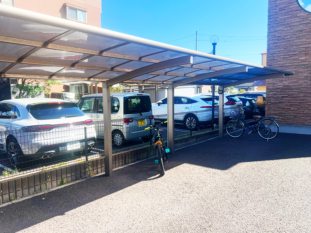 駐輪場・駐車場完備です